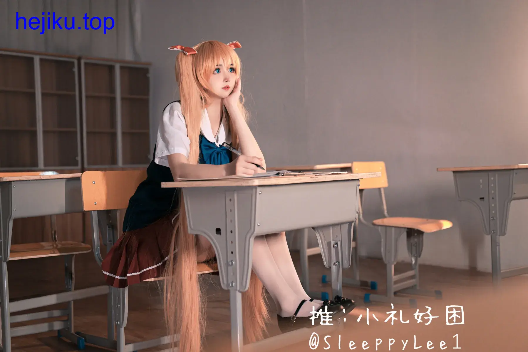 小礼好困cos图集