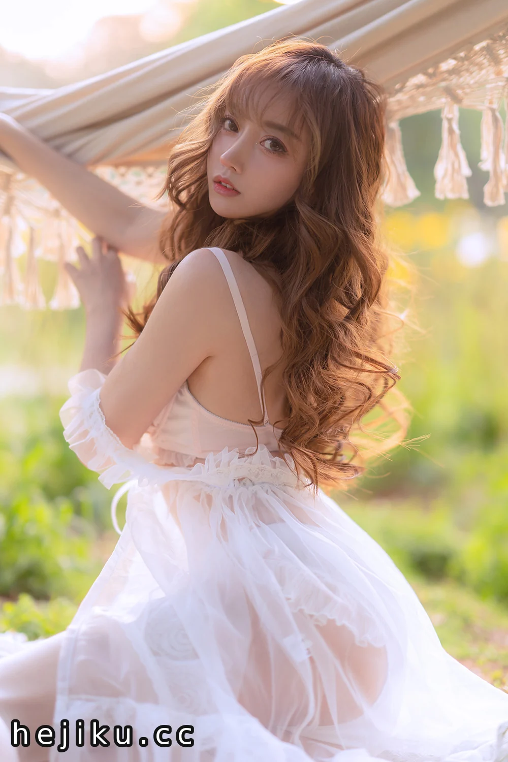 过期米线线喵COSPLAY写真合集不断更新，多样相关页面与内容展示2