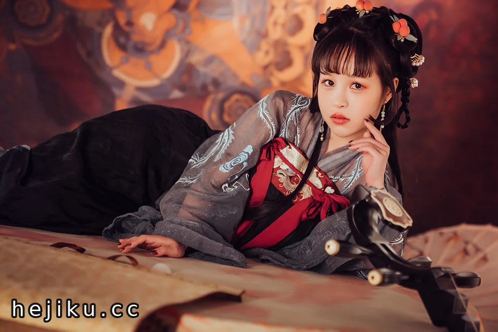 晕崽Zz（柳郁子）COSPLAY写真合集相关页面与内容展示3