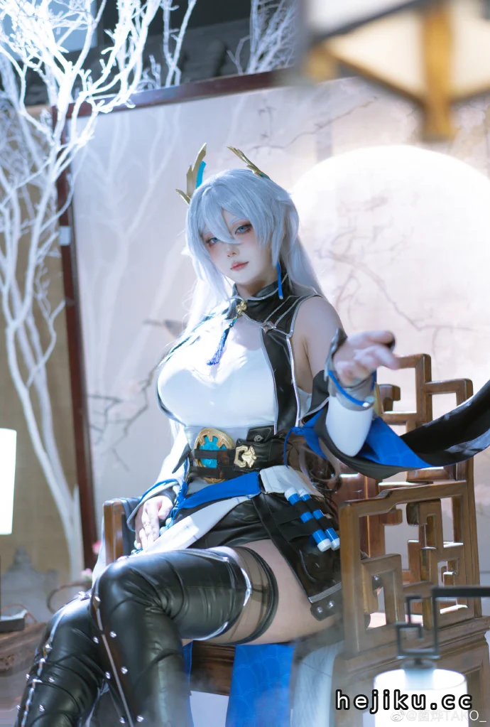 菌烨tako cos合集，她就是cosplay界的代名词！
